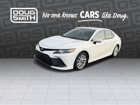 Used 2023 Toyota Camry LE image 1