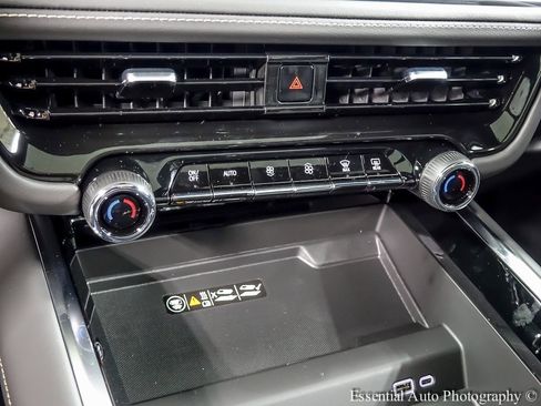 New 2026 Chevrolet Suburban Premier image 20