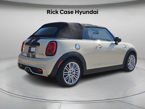 Used 2019 MINI Cooper S w/ Premium Package image 7