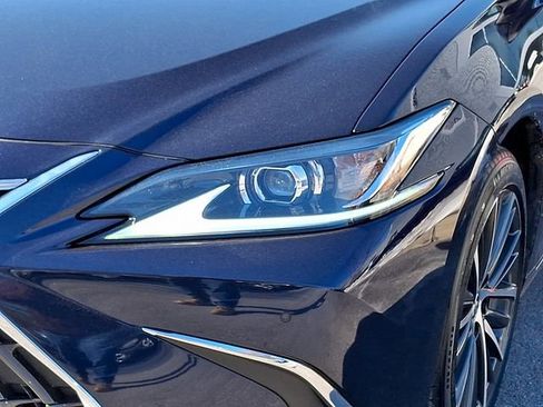 Used 2025 Lexus ES 350 w/ Premium Package image 9