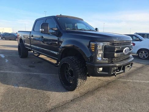 Used 2019 Ford F350 Lariat w/ Lariat Ultimate Package image 3