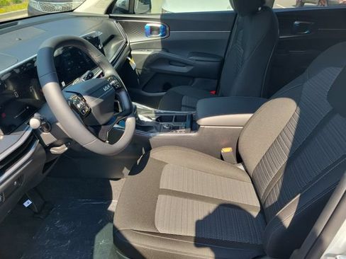 New 2026 Kia Sorento LX FWD image 16