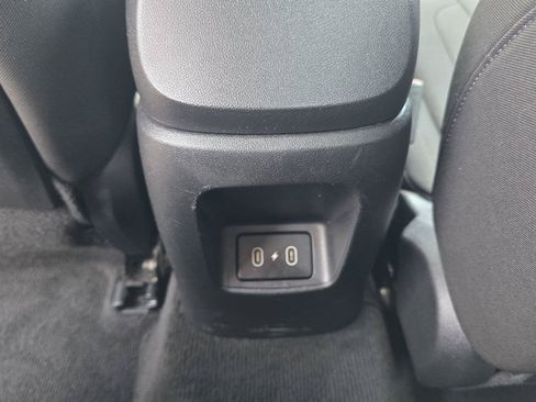 Used 2025 Hyundai Elantra SEL FWD image 28