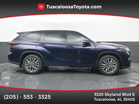 New 2026 Toyota Highlander Platinum AWD/4WD image 1