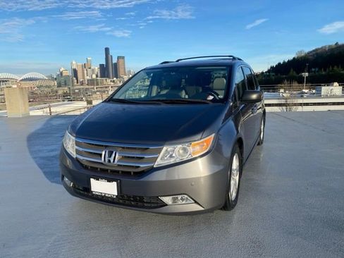 Used 2011 Honda Odyssey Touring image 4