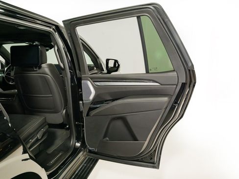 Used 2025 Cadillac Escalade V AWD/4WD image 33