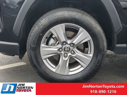 Used 2025 Toyota RAV4 XLE image 13