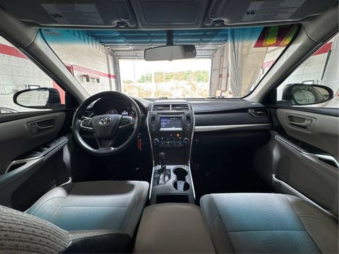 Used 2017 Toyota Camry SE FWD image 25