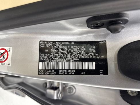 Used 2013 Lexus LX 570 4WD image 39