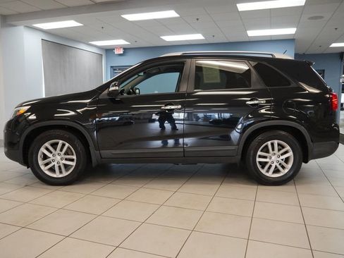 Used 2014 Kia Sorento LX w/ Touring Package (LX) image 2