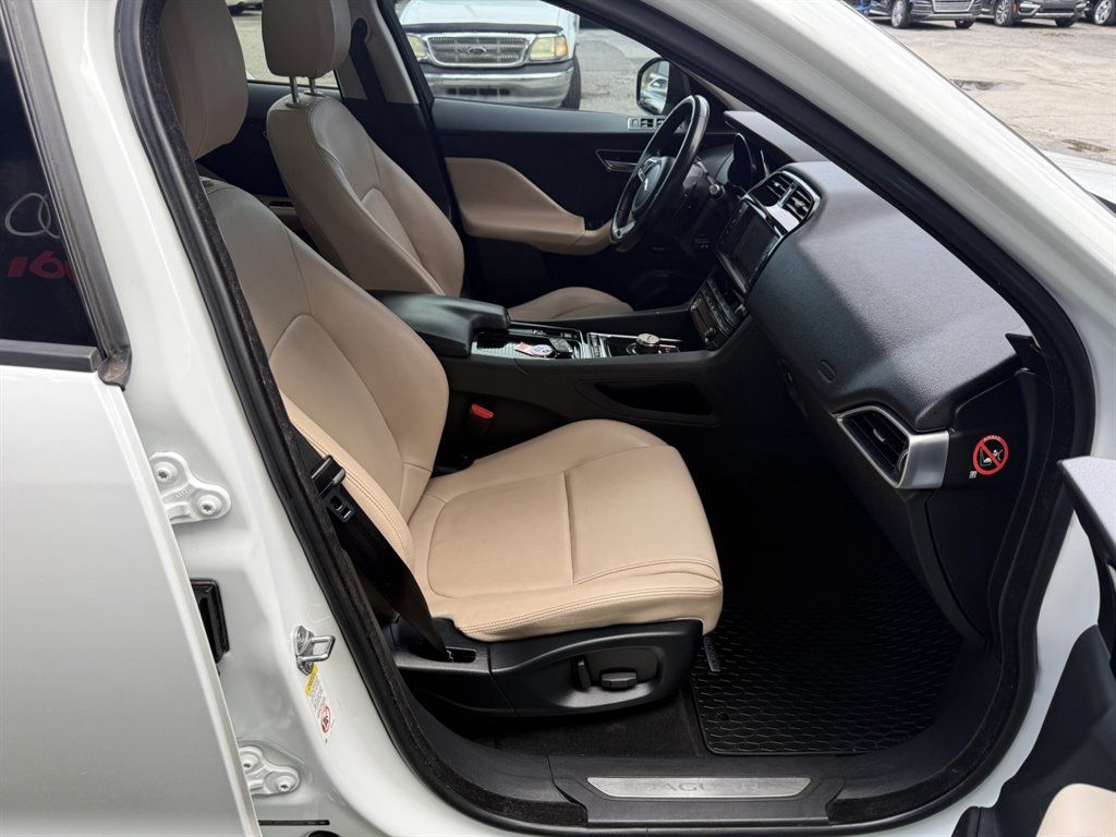 Used 2018 Jaguar F-PACE Premium AWD/4WD image 17