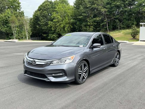 Used 2017 Honda Accord Sport Special Edition image 3