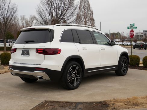 New 2026 Mercedes-Benz GLB 250 4MATIC image 7
