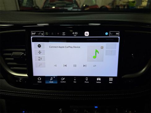 Used 2022 Chrysler Pacifica Touring-L w/ Uconnect Theater Family Group image 17