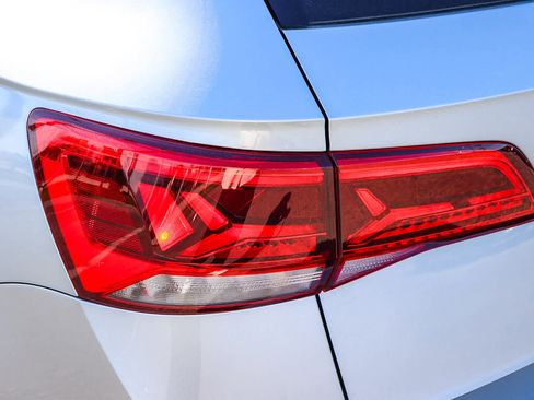 Used 2022 Volkswagen Taos S image 8