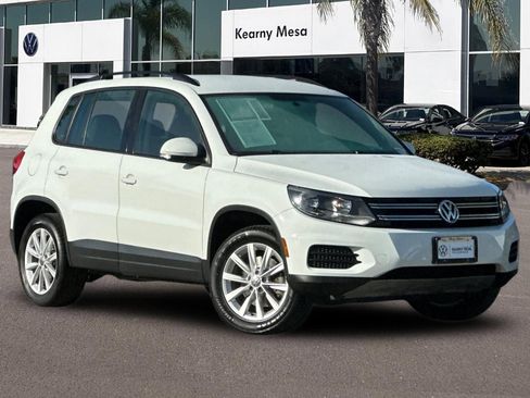 Used 2017 Volkswagen Tiguan Limited w/ Premium Package image 2