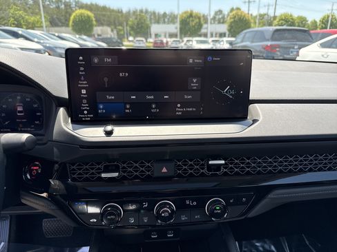 Certified 2025 Honda Accord Touring image 23