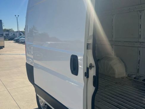 Used 2023 RAM ProMaster 2500 image 16