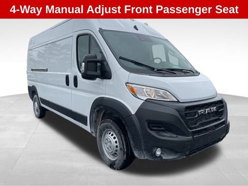Used 2025 RAM ProMaster 2500 w/ Convenience Group image 8