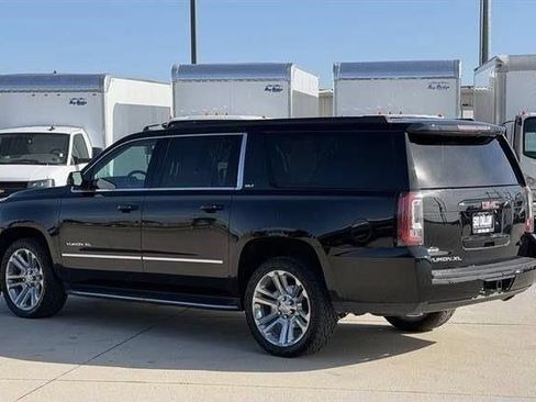 Used 2018 GMC Yukon XL SLT w/ Premium Edition AWD/4WD image 4