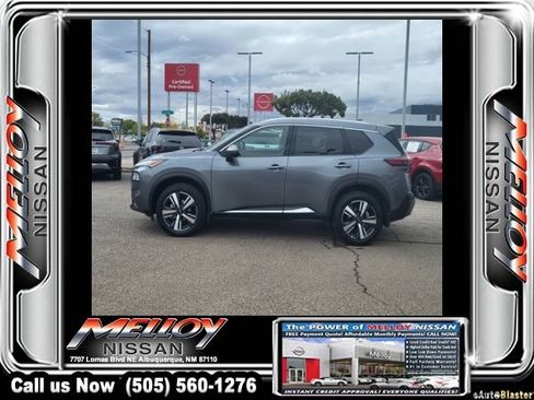 Used 2023 Nissan Rogue SL w/ SL Premium Package image 2
