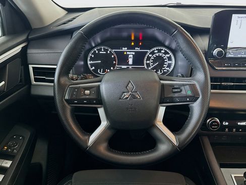 Used 2024 Mitsubishi Outlander SE FWD image 18