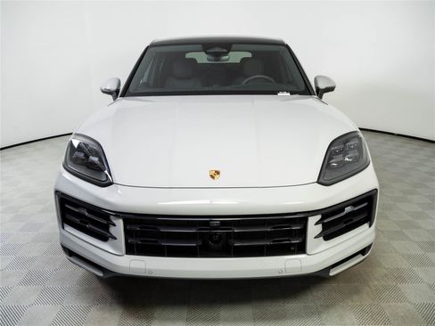New 2026 Porsche Cayenne Coupe AWD/4WD image 36