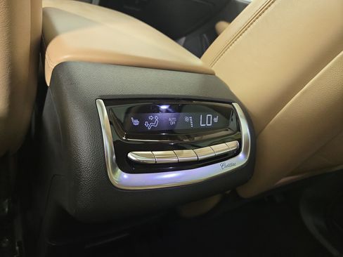 Used 2024 Cadillac XT6 Premium Luxury w/ Platinum Package AWD/4WD image 34
