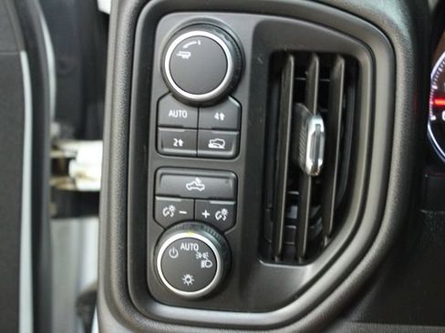 Used 2019 Chevrolet Silverado 1500 Custom w/ Custom Value Package AWD/4WD image 15