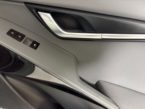 New 2026 Kia Niro EX FWD image 13