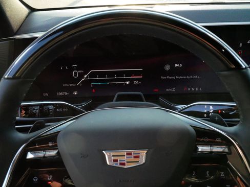 Certified 2025 Cadillac Escalade Luxury w/ LPO, Floor Liner Package image 21