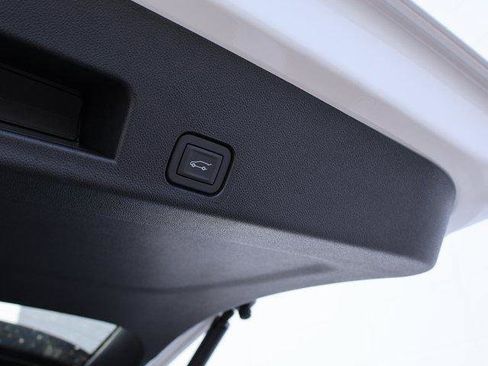 New 2026 GMC Acadia Elevation w/ Elevation Premium Package AWD/4WD image 10