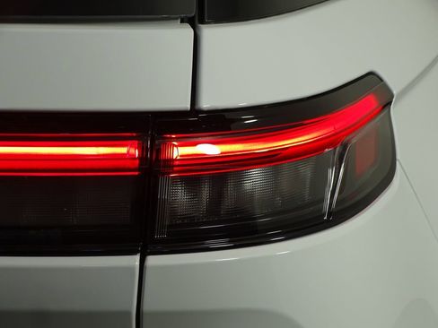 New 2025 Jeep Grand Cherokee Laredo image 38