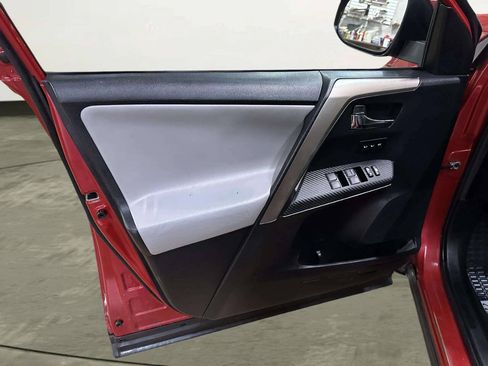 Used 2014 Toyota RAV4 Limited w/ Technology Package AWD/4WD image 14