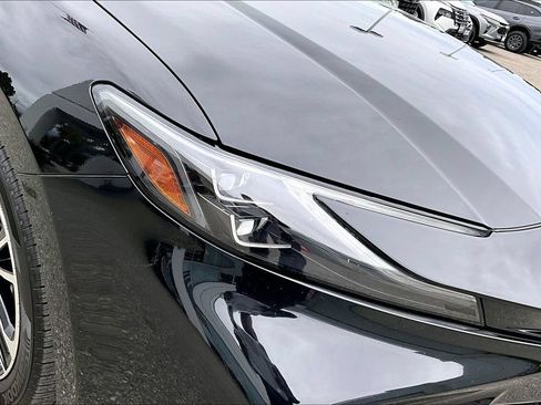 Certified 2025 Toyota Camry XLE FWD image 32