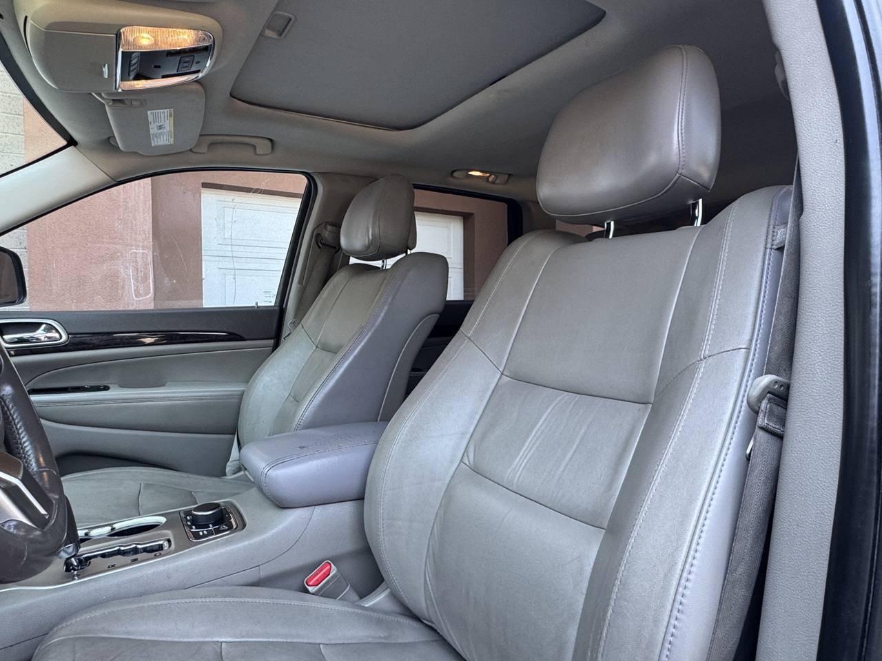 Used 2012 Jeep Grand Cherokee Laredo AWD/4WD image 12
