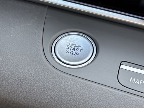 Used 2024 Hyundai Elantra SEL w/ Convenience Package image 25