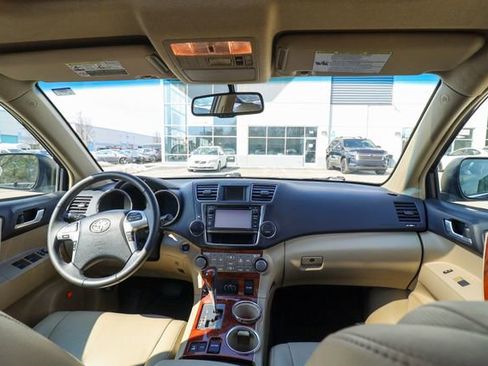 Used 2013 Toyota Highlander Limited image 45