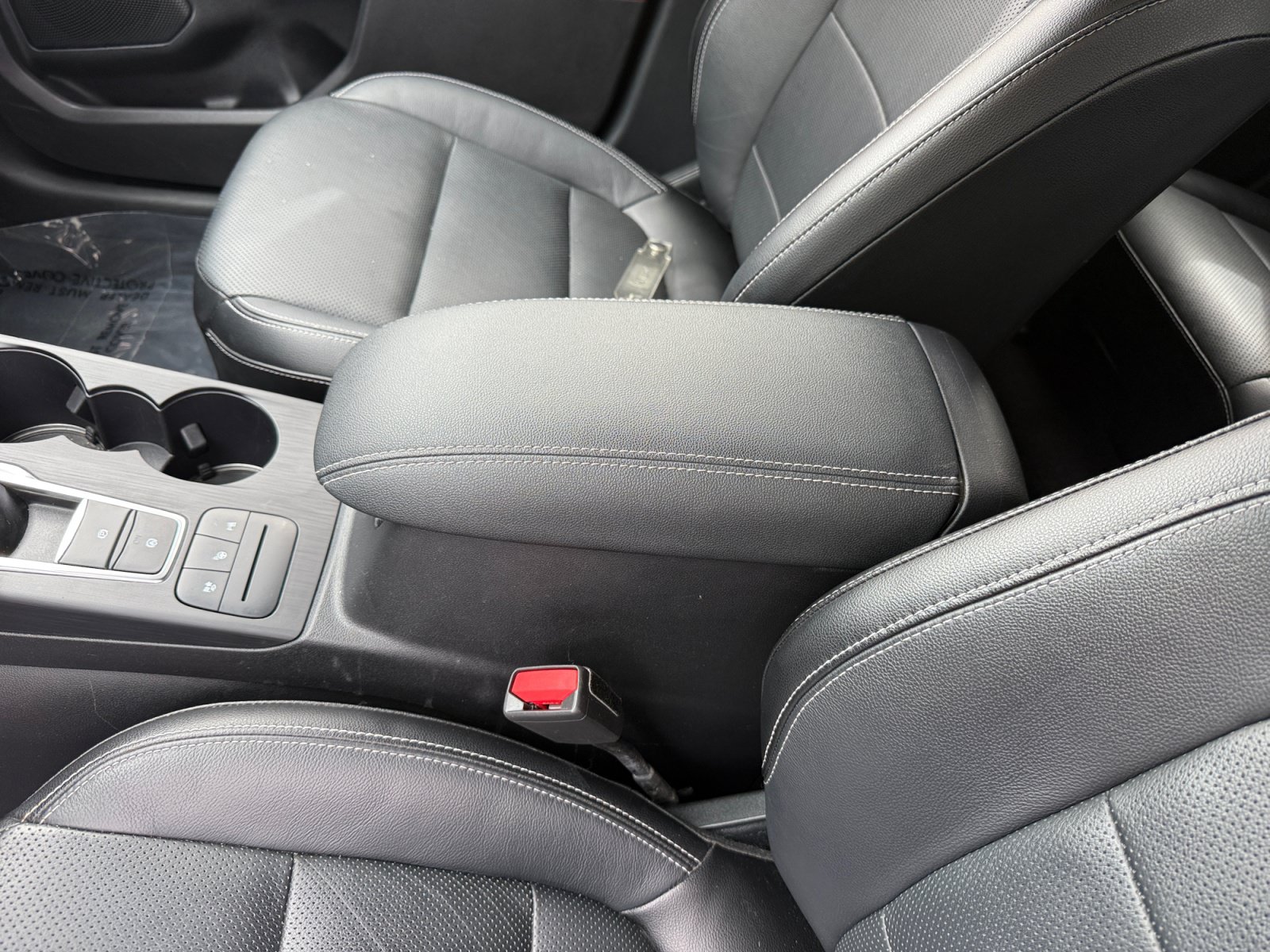 Used 2020 Ford Escape Titanium FWD image 14
