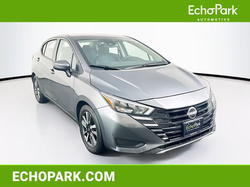 Used 2025 Nissan Versa SV FWD image 1