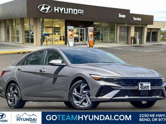 Used 2025 Hyundai Elantra Limited FWD video 1