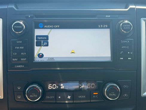 Used 2018 Nissan Titan SV w/ SV Convenience Package AWD/4WD image 3