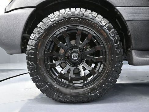 Used 2006 Toyota Land Cruiser image 15