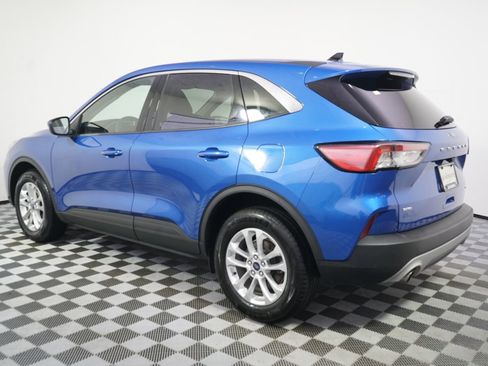 Used 2020 Ford Escape SE AWD/4WD image 3