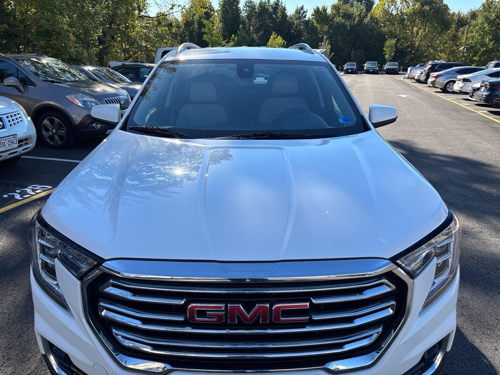 Used 2023 GMC Terrain SLT FWD image 2