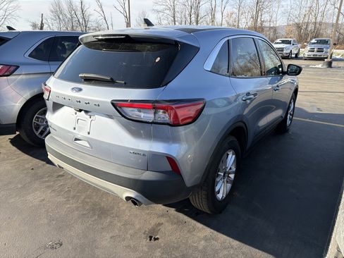 Used 2022 Ford Escape SE image 9