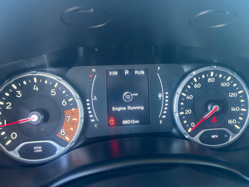 Used 2020 Jeep Renegade Latitude FWD image 24