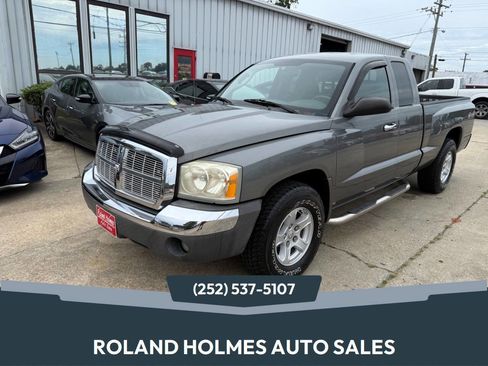 Used 2005 Dodge Dakota SLT image 1