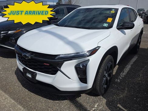 Certified 2024 Chevrolet Trax RS w/ Sunroof Package image 1