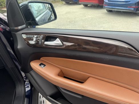 Used 2017 Mercedes-Benz GLS 450 4MATIC image 2